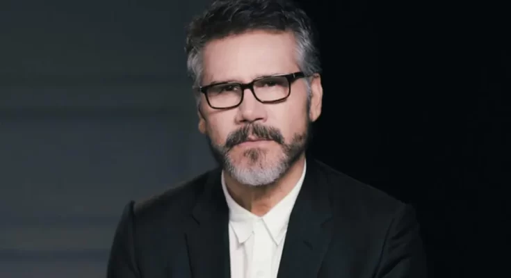 Jesús Adrián Romero - Biografía Cristiana - Emisora Juvenil