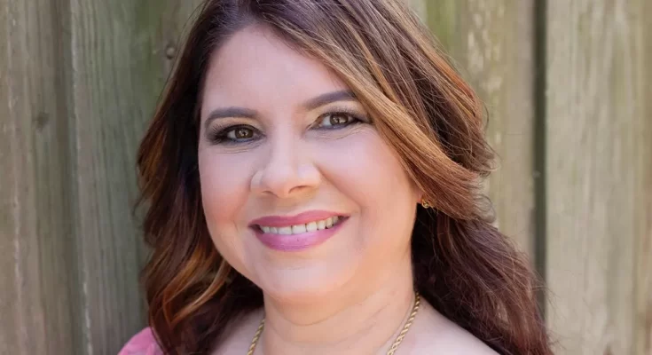 Idabelle Vélez y su primera producción ERES MI VIDA - Música Cristiana - Emisora Juvenil