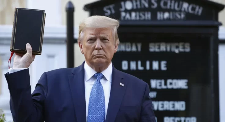 Código de la Biblia habla sobre la victoria de Donald Trump - Noticias Cristianas - Emisora Juvenil