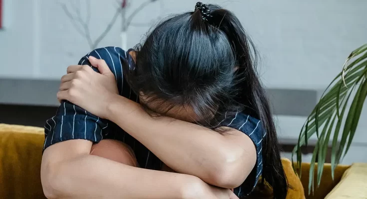 Joven revela cómo fue violada de niña por Testigos de Jehová - Noticias Cristianas - Emisora Juvenil