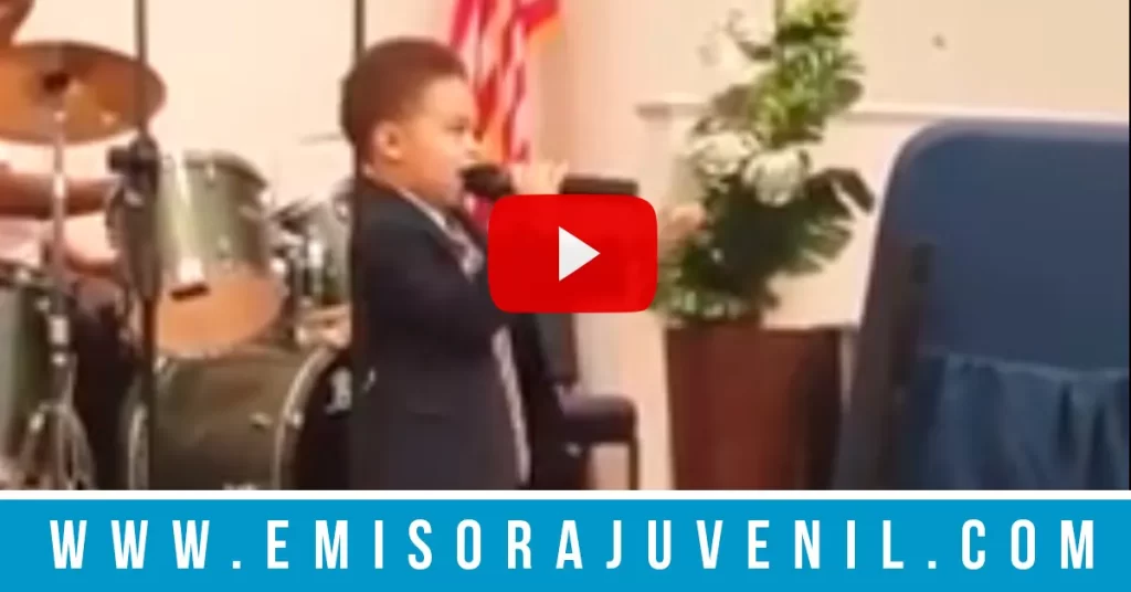 Viral: Niño de 4 años conmueve liderando alabanza en iglesia - Noticias Cristianas - Emisora Juvenil