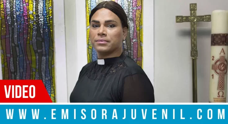 Falsa pastora transexual asegura que Dios es travesti - Noticias Cristianas - Emisora Juvenil