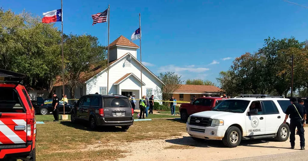 Tiroteo en Iglesia de Texas - hombre entra disparando a los fieles - Noticias Cristianas - Emisora Juvenil